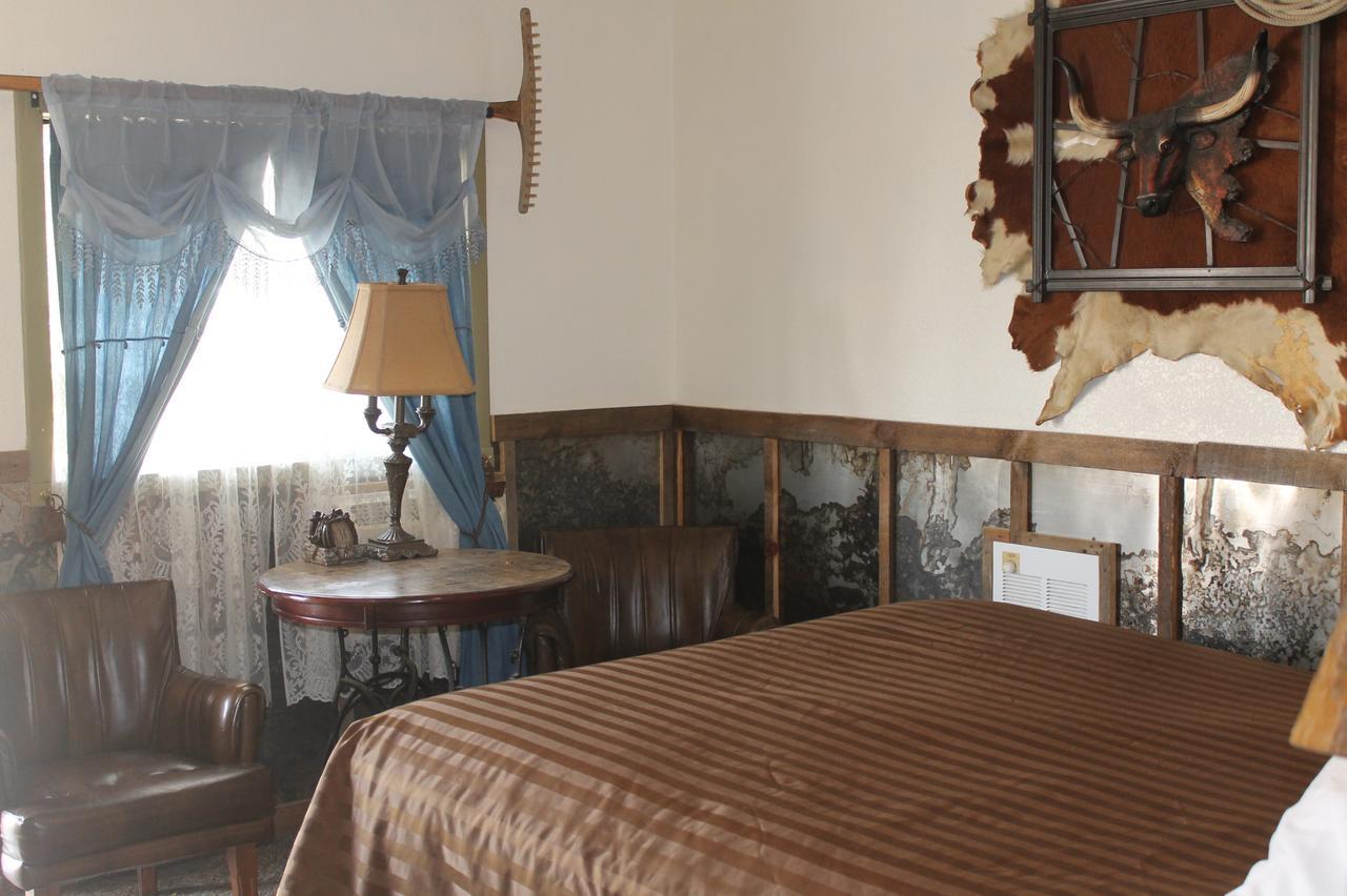 Black Bear Motel Davenport Экстерьер фото