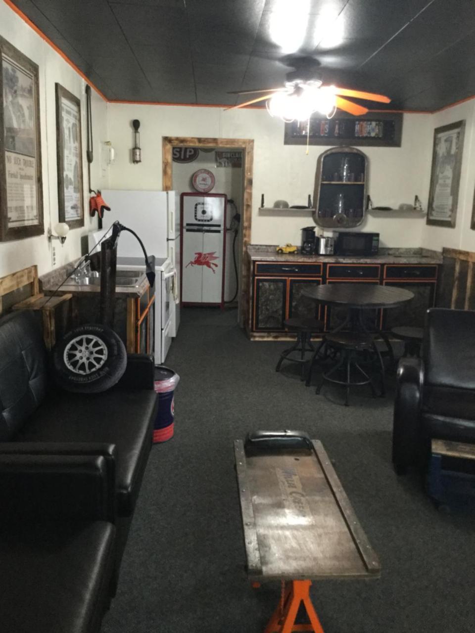 Black Bear Motel Davenport Экстерьер фото