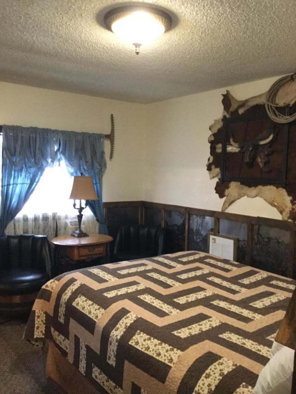 Black Bear Motel Davenport Экстерьер фото