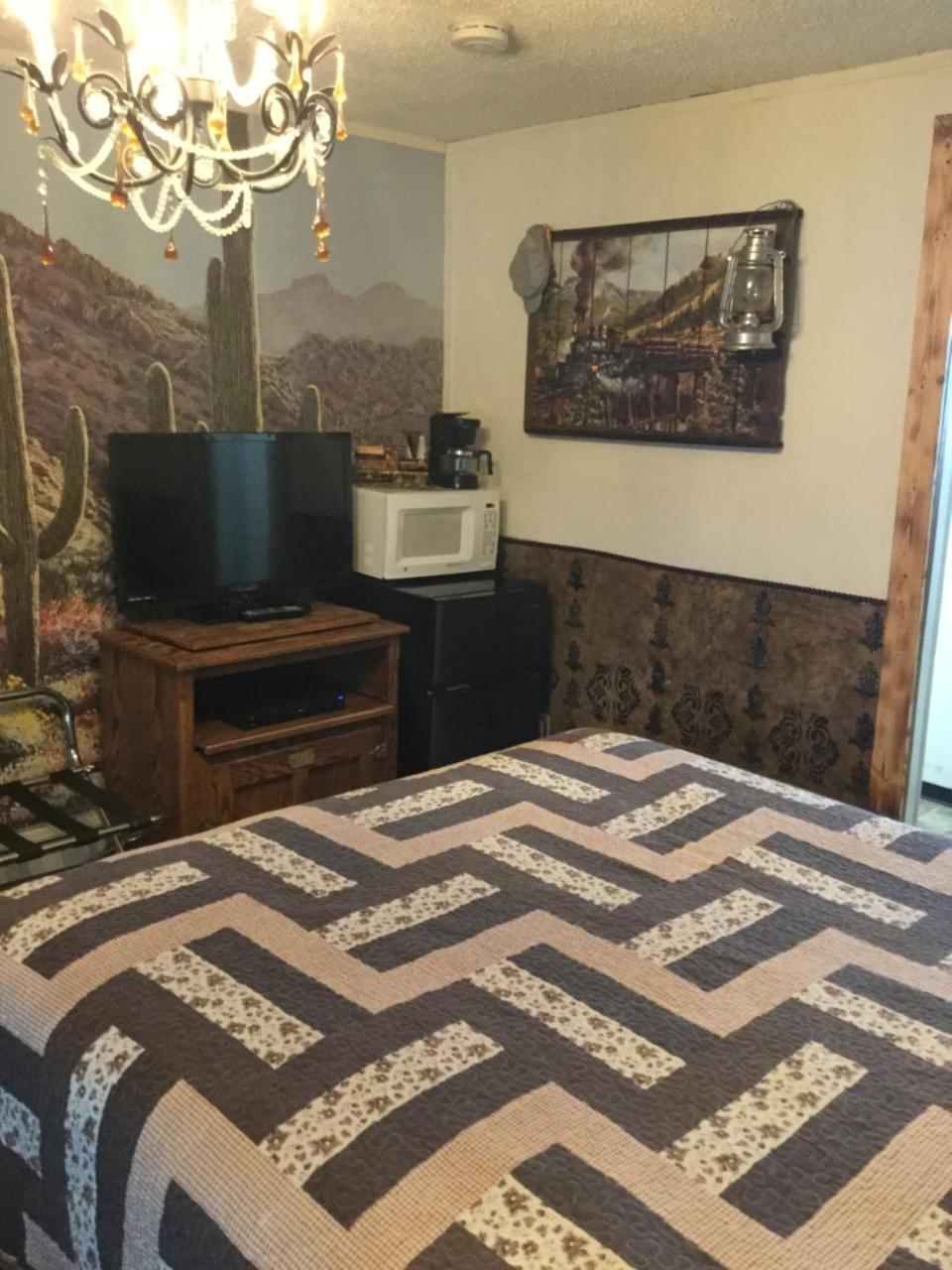 Black Bear Motel Davenport Экстерьер фото