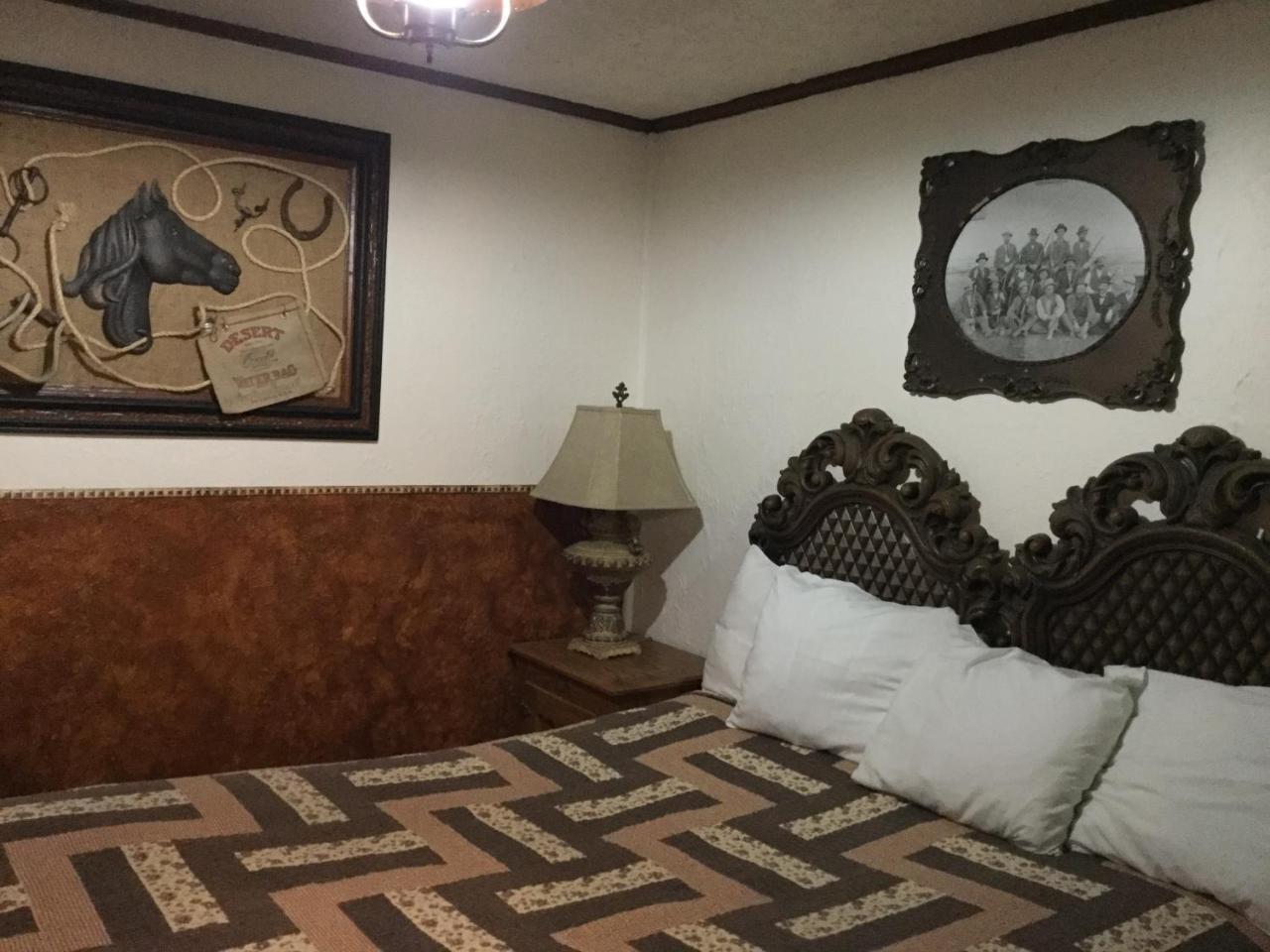 Black Bear Motel Davenport Экстерьер фото