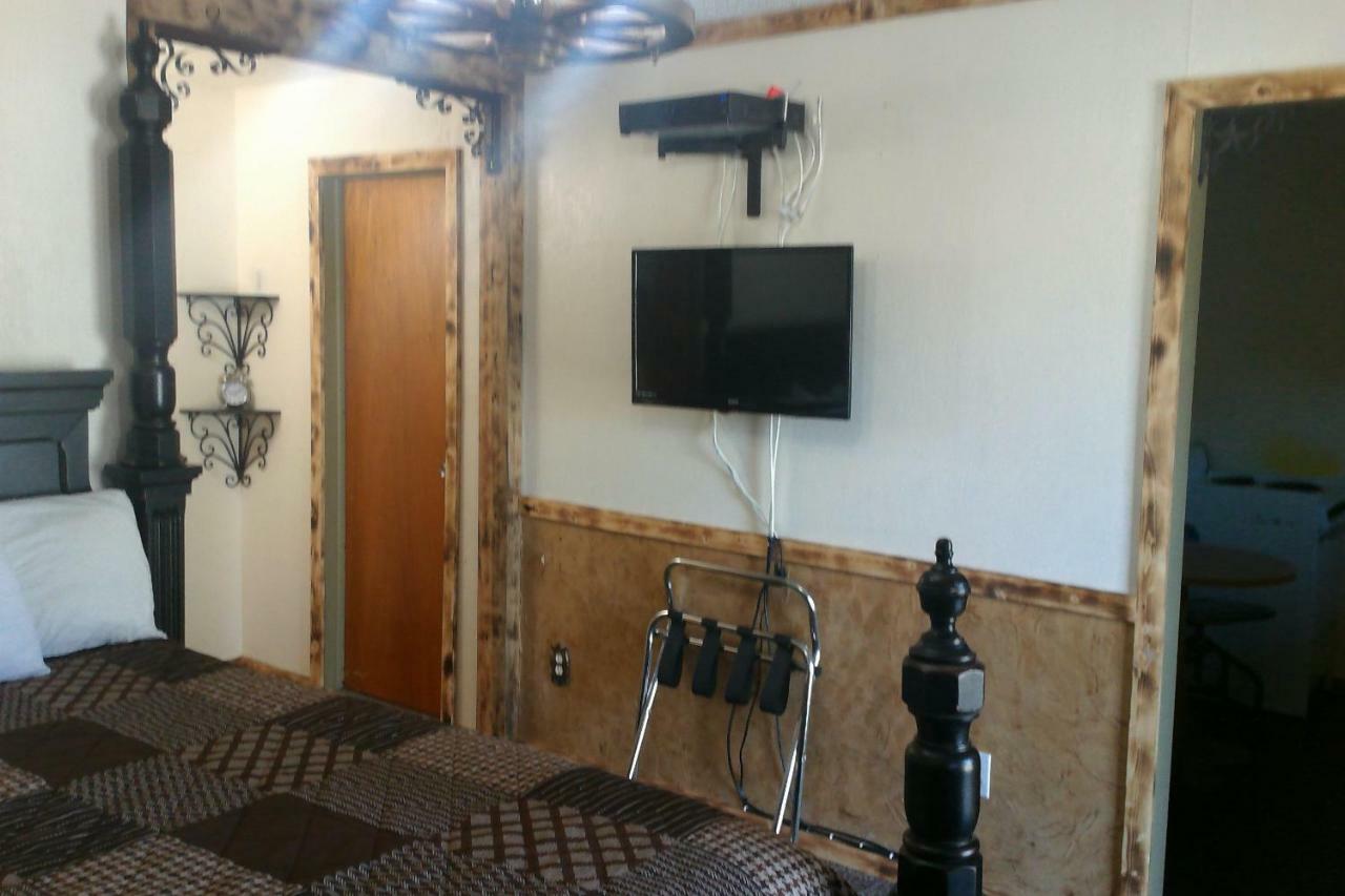 Black Bear Motel Davenport Экстерьер фото