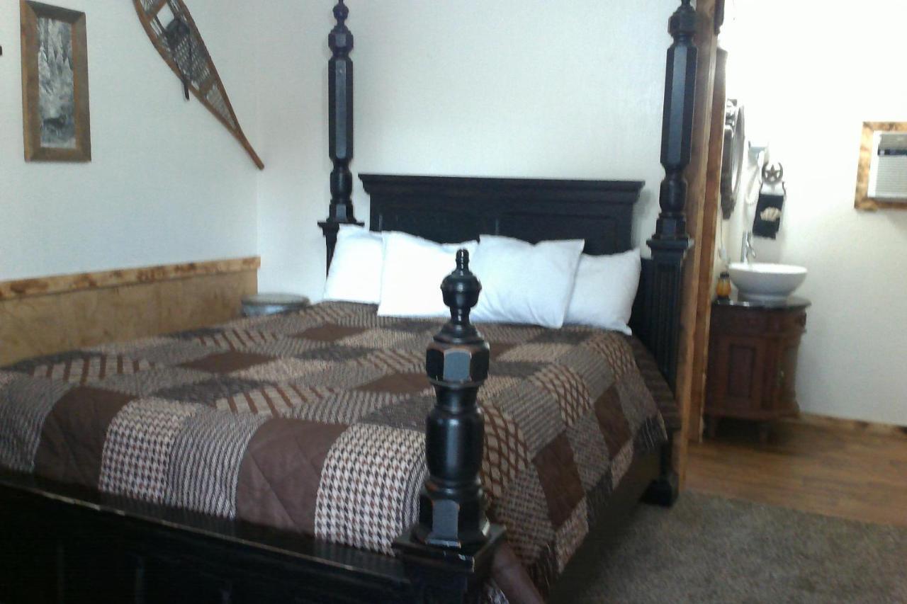 Black Bear Motel Davenport Экстерьер фото